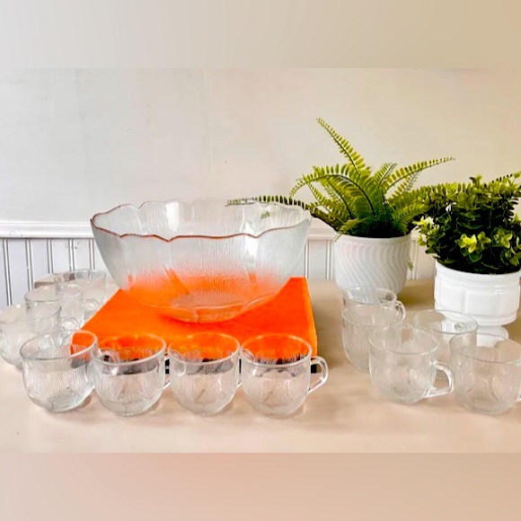 🔻Vintage🔻 1980s French Arcoroc Fleur/Flower Punch Bowl 24 Pc. Set. - Picture 2 of 12